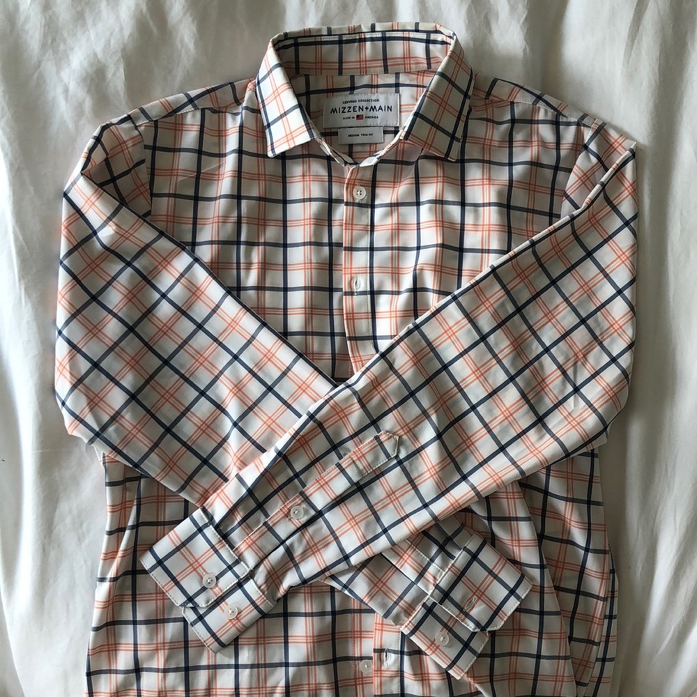 Men’s button down shirt - size M
